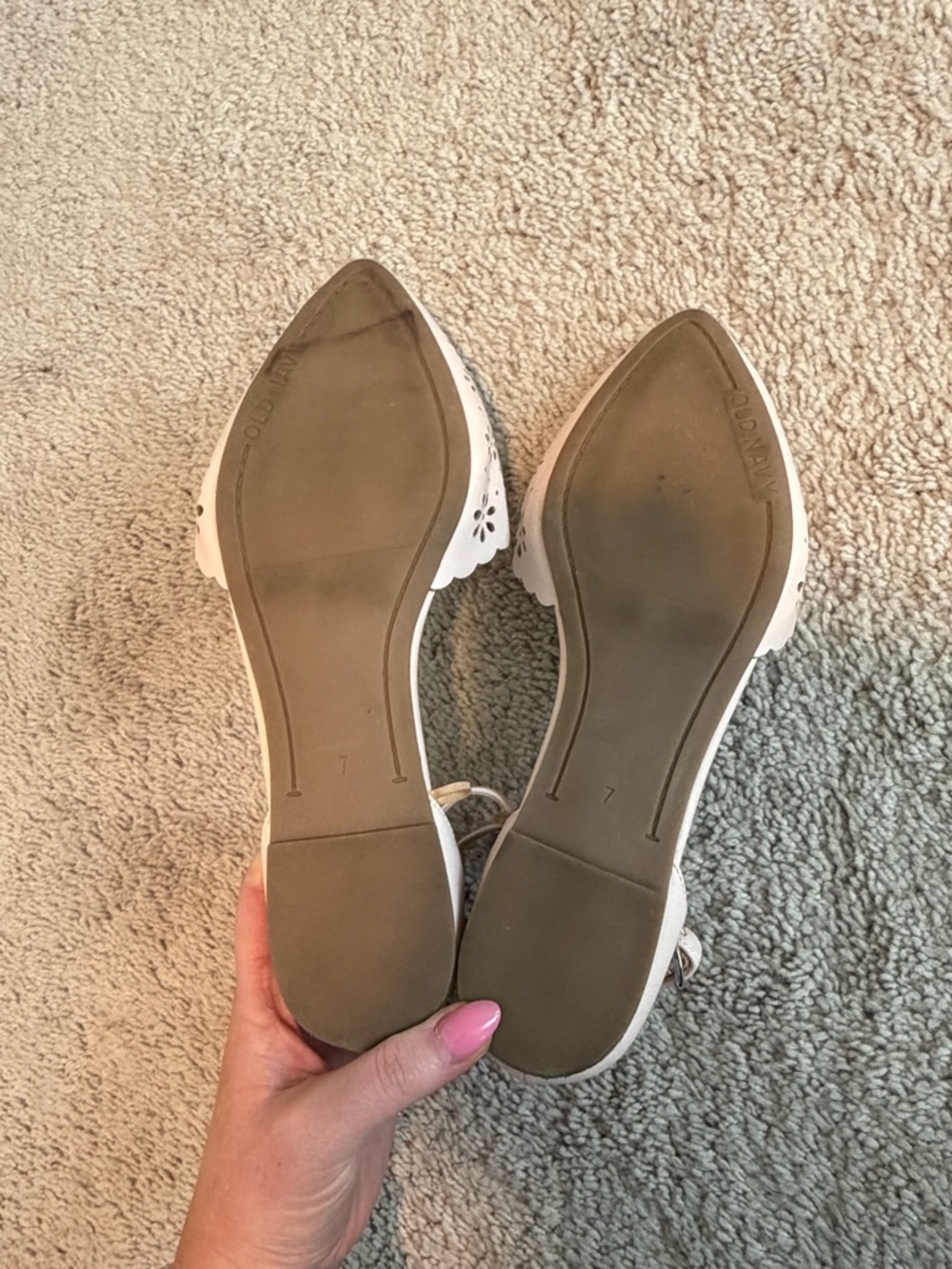 Old Navy Women's Pink Laser-Cut Scalloped Pointed Ankle-Strap Flats Size 7 - Picture 4 of 9